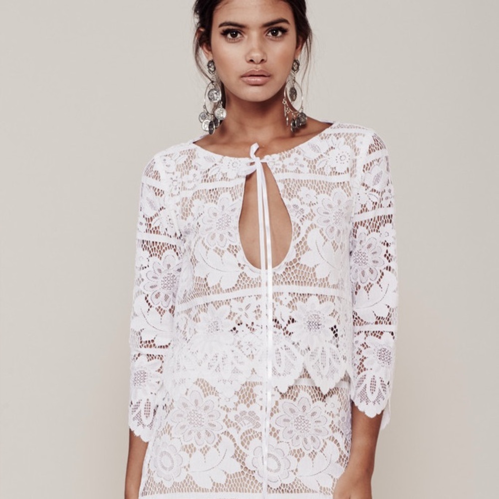 For Love and Lemons 🍋 Size Large White lace crochet top with tie front detail